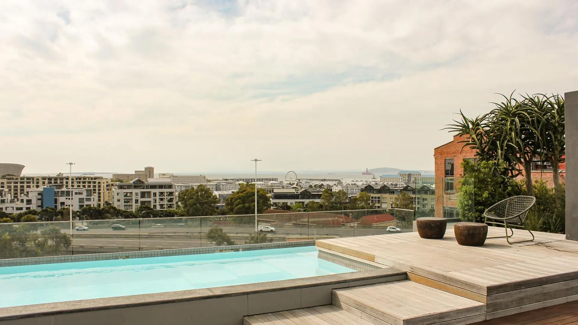 Luxury Apartment With Rooftop Pool And Table Mountain Views Cape Town 0*,  South Africa