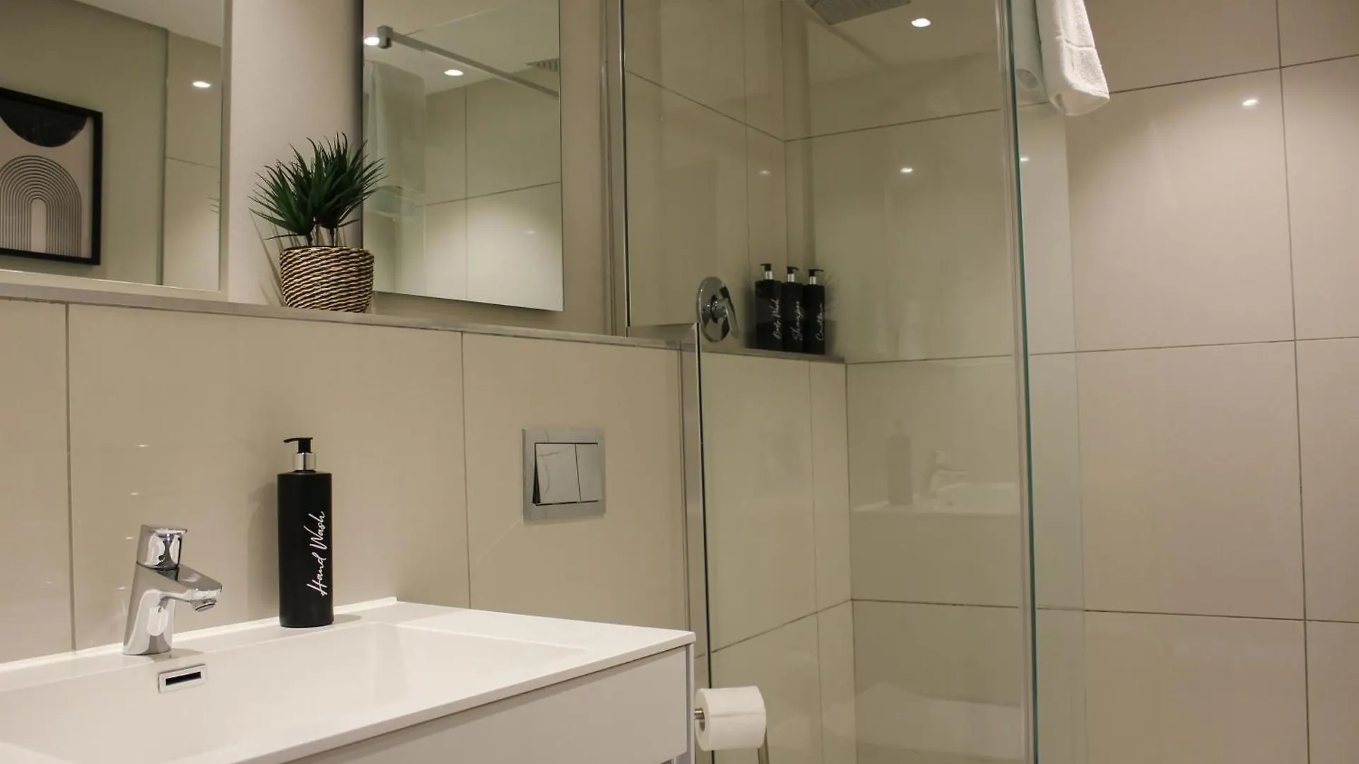Luxury Apartment With Rooftop Pool And Table Mountain Views Cape Town South Africa