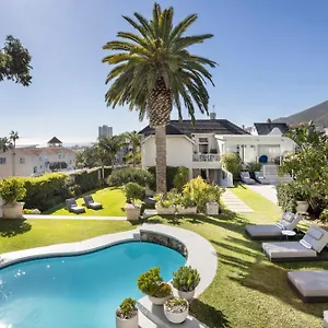 The Clarendon - Fresnaye Pensión